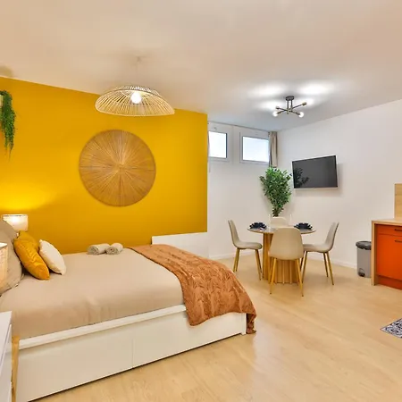 Le Refuge #200m Francois 1er Apartment *